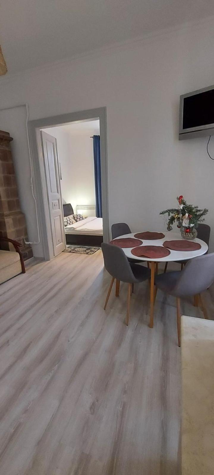 לבוב White Rooms On City Center מראה חיצוני תמונה