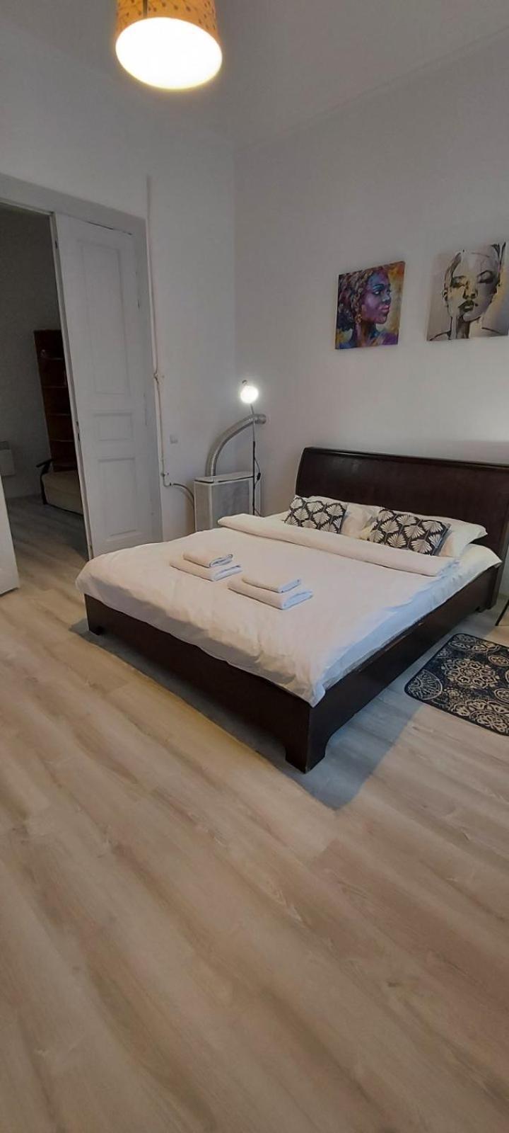 לבוב White Rooms On City Center מראה חיצוני תמונה
